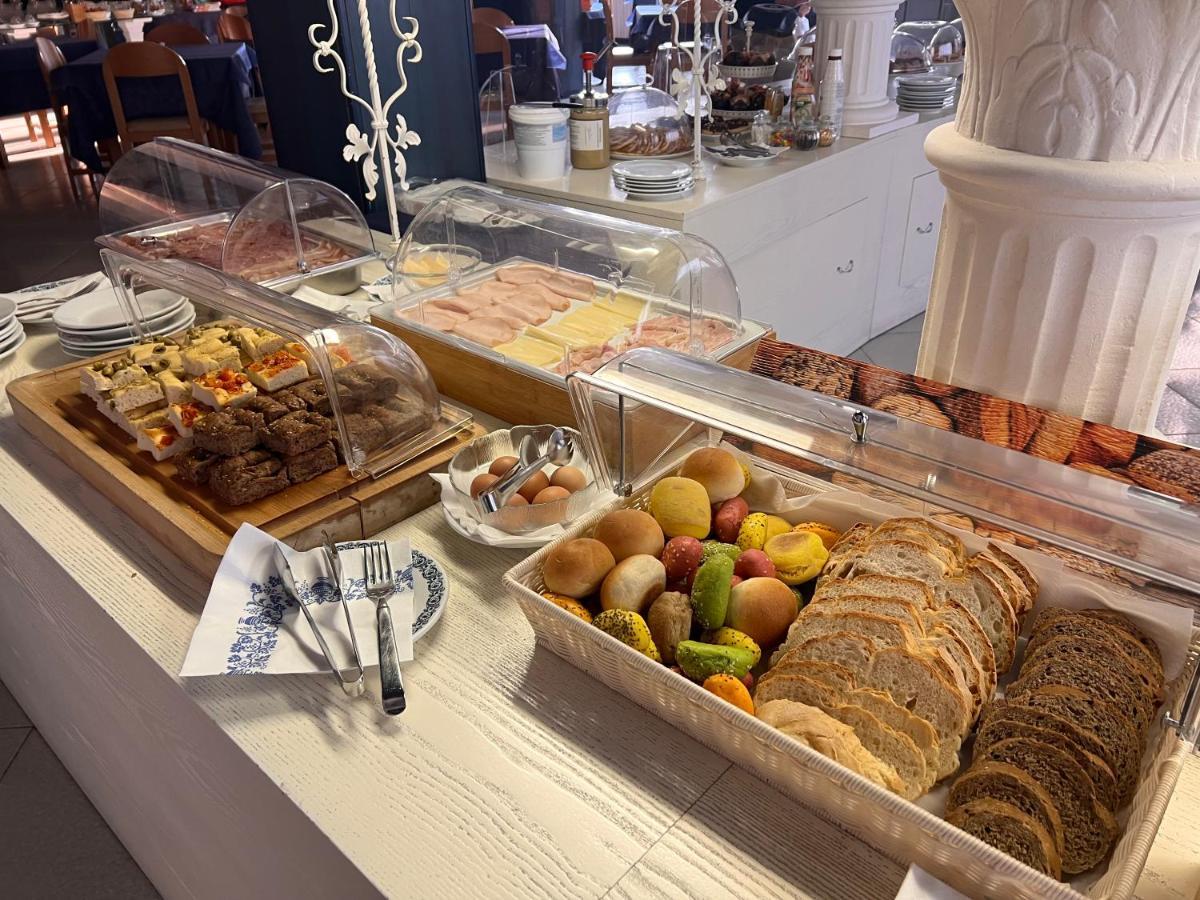 G&D Hotel Deanna Pool&Brunch มิลาโน แมริตทิมา ภายนอก รูปภาพ