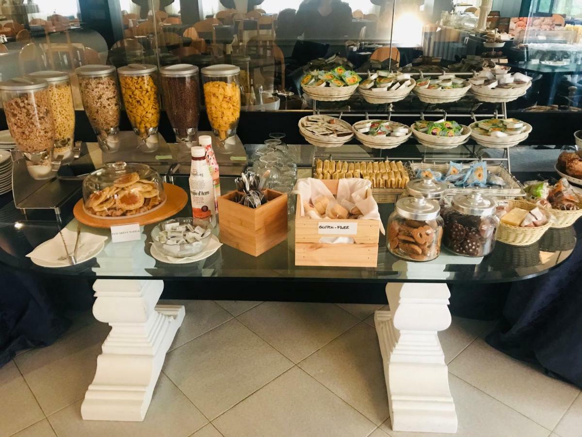 G&D Hotel Deanna Pool&Brunch มิลาโน แมริตทิมา ภายนอก รูปภาพ